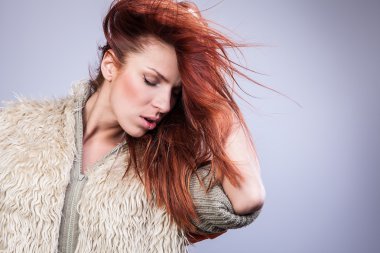 seksi redhead genç kadın