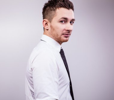 Yakışıklı Genç Adamın Portresi