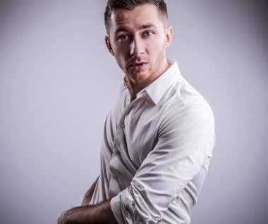 Yakışıklı Genç Adamın Portresi