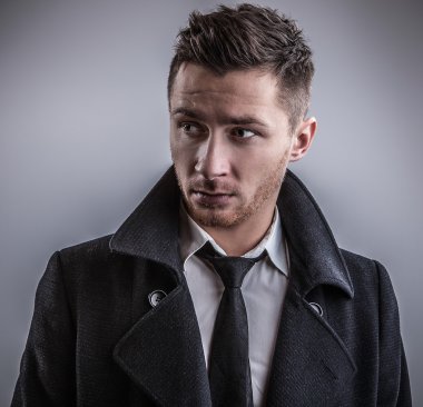 zarif genç yakışıklı adam