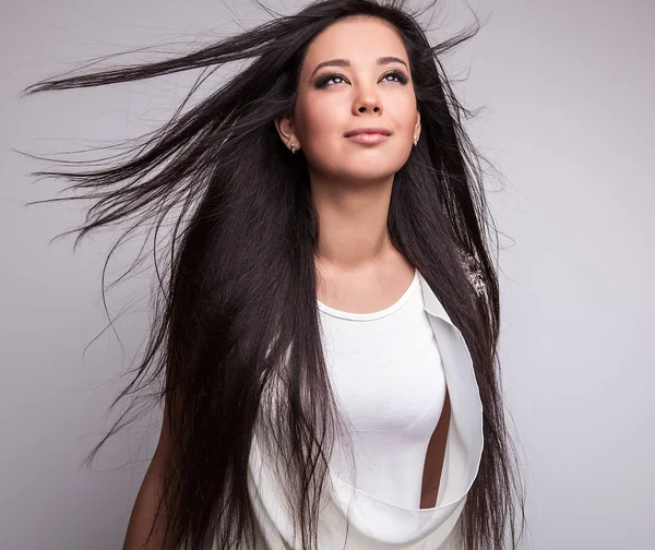 Beautiful woman posing in studio — Stock Photo, Image