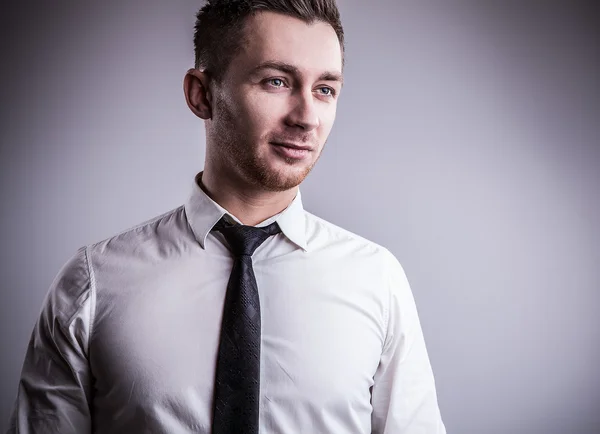 Retrato de Jovem Bonito Homem — Fotografia de Stock