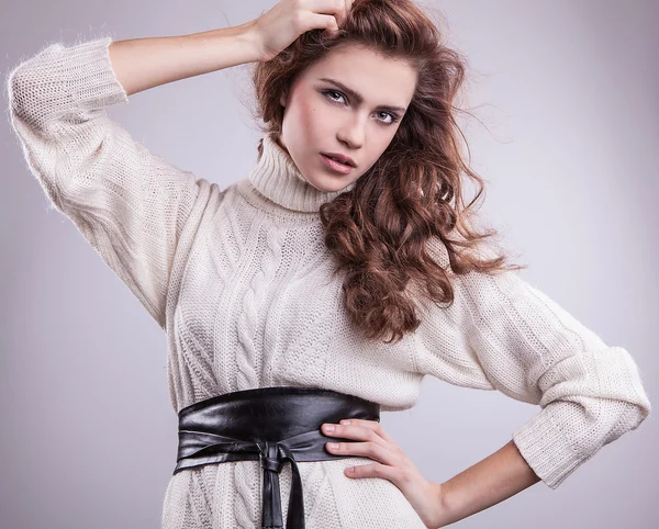 Beautiful woman pose in studio — Stock Photo, Image