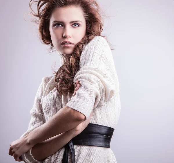 Beautiful woman pose in studio — Stock Photo, Image