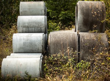 Beton kanalizasyon borusu yoluyla gördüm