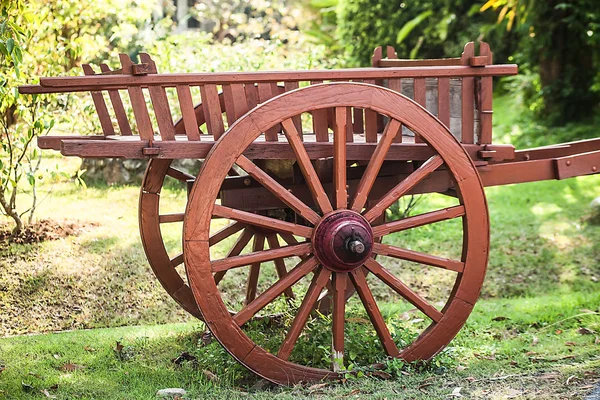 Old wooden cart — Stock Photo, Image