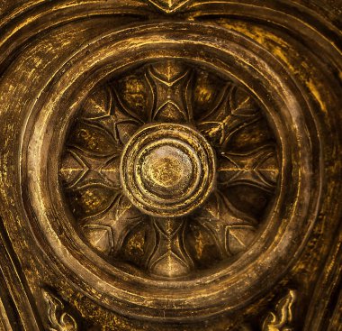 Geleneksel Asya görüntü taştan bir duvar üzerinde kesme..