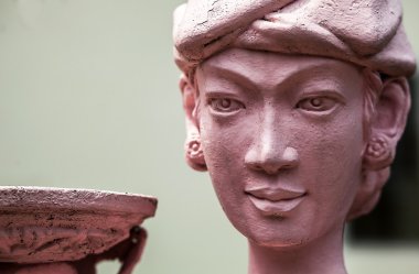 eski geleneksel taş heykelcik.