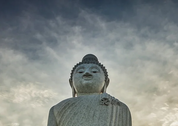Standbeeld van de grote Boeddha van phuket — Stockfoto
