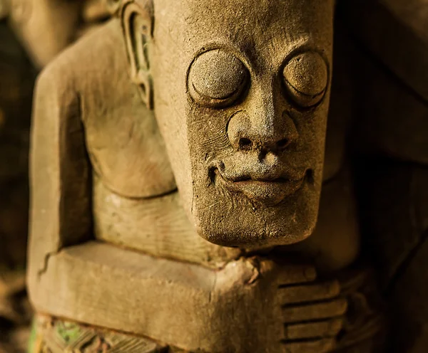 geleneksel taş Asya heykel.