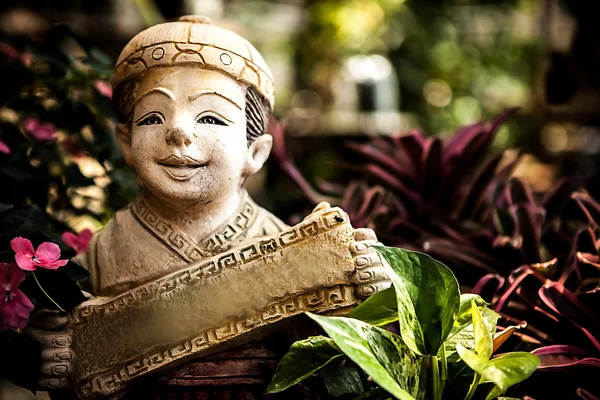 Pierre traditionnelle asiatique statue . — Photo