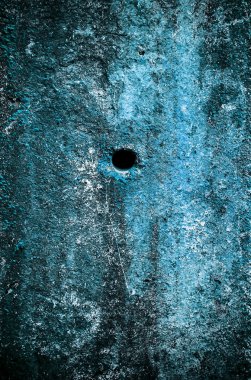 mavi duvar arkaplanı ve boru kapağı