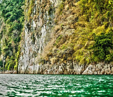 kayalar Güneydoğu Asya Adaları