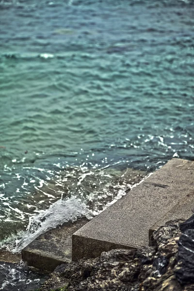 Trappor på coast beach — Stockfoto