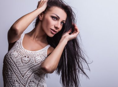 çekici dostu esmer poz Studio.