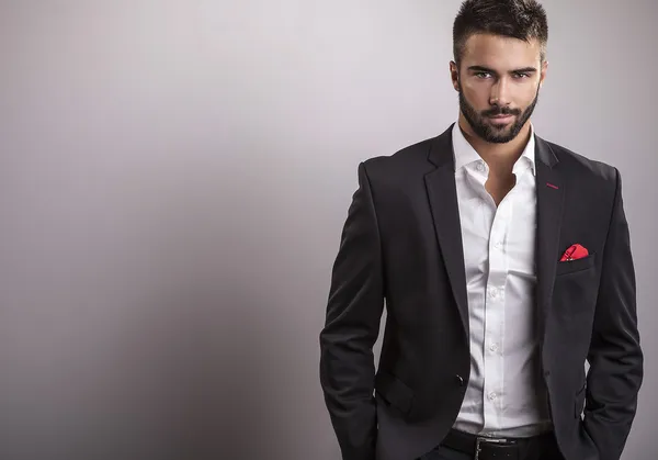 Elegant young handsome man. Studio fashion portrait. — Stock Photo, Image