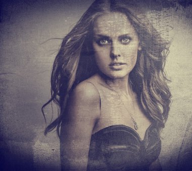 Retro genç güzel kadın portresi grunge tarzı.