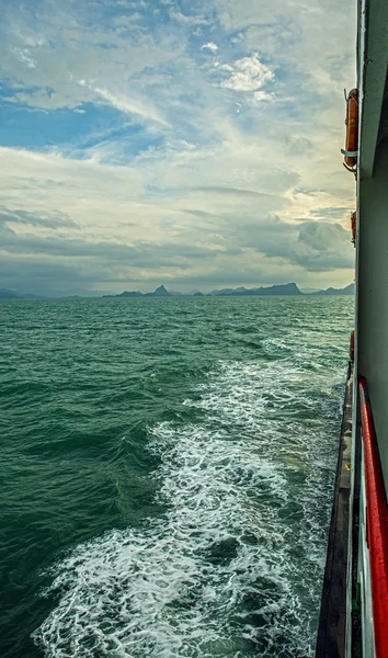 Sea in wake of boat — Stock Photo, Image