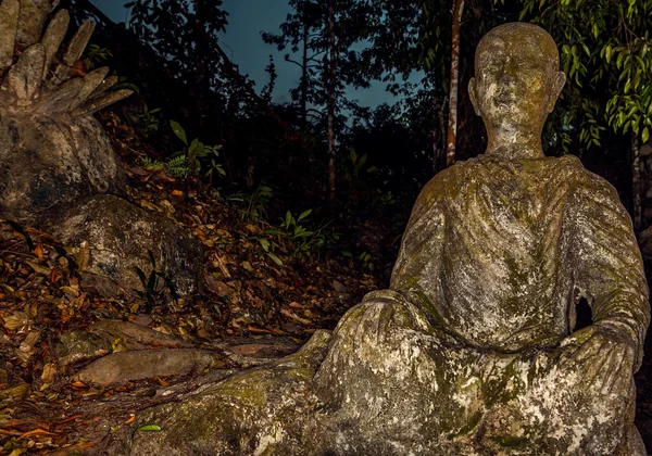 Stare kamienne rzeźby w Tajlandii — Zdjęcie stockowe
