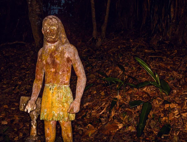 Vecchia scultura in pietra in Thailandia — Foto Stock