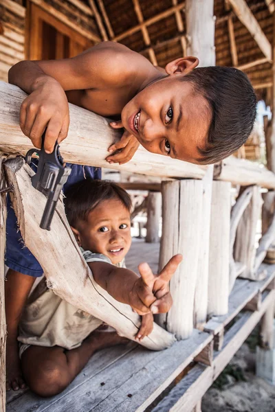 Meninos na aldeia Tailândia — Fotografia de Stock