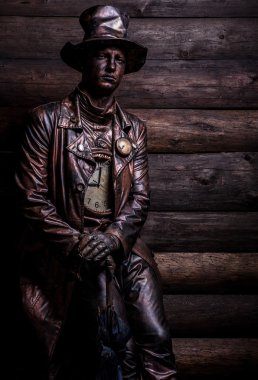 saatçi, parlak fantastik filmde görüntü. masal sanat fotoğraf grunge ahşap zemin üzerinde.