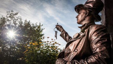 saatçi, parlak fantastik filmde görüntü. Açık masal sanat fotoğraf.