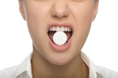 Kadınlar dişlerde büyük tablet