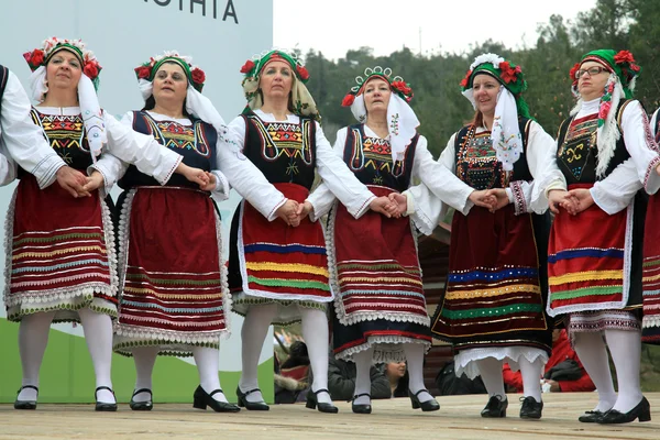 Folklor grupy tańca na tradycyjne popiołu poniedziałek uroczystości — Zdjęcie stockowe