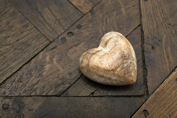 Corazón de madera —  Fotos de Stock