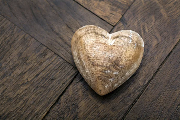 Corazón de madera — Foto de Stock