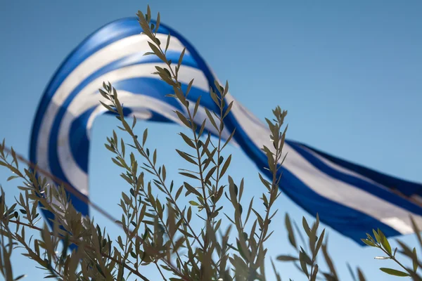 De grootste Griekse vlag ooit gebouwd. 480 vierkante meter en weighin — Stockfoto