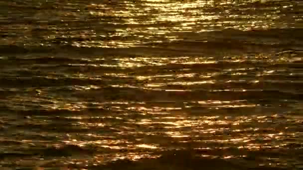 Třpytivá Voda Vlní Vlny Slunci Řecku — Stock video