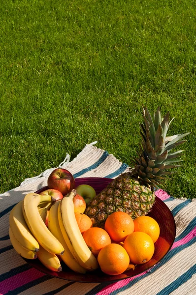 Tigela de frutas — Fotografia de Stock