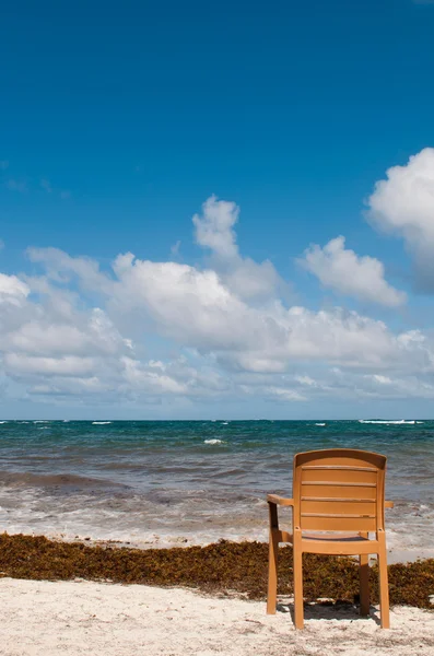 Cadeira na praia — Fotografia de Stock