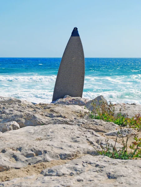 Surfboard at the beach — Stok fotoğraf