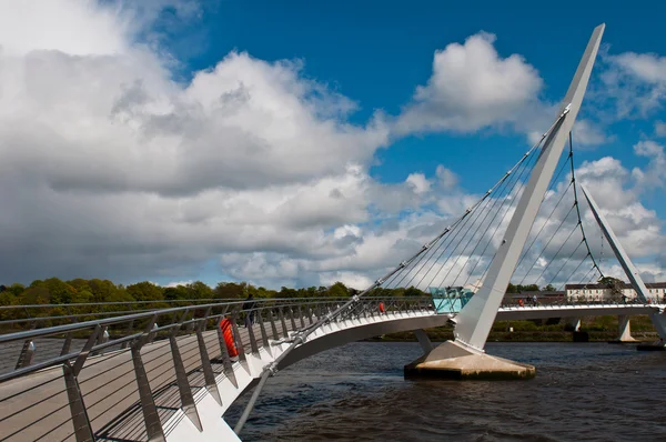 Puente de paz —  Fotos de Stock