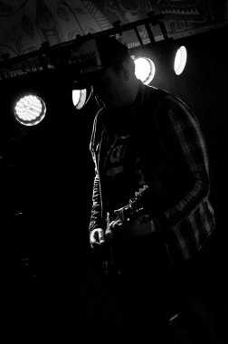 Damien passmore a & sevimli dolandırıcıların