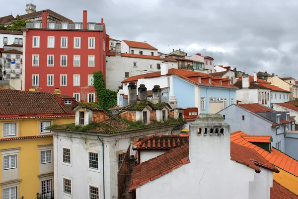 Kleurrijke huizen van coimbra, portugal — Stockfoto