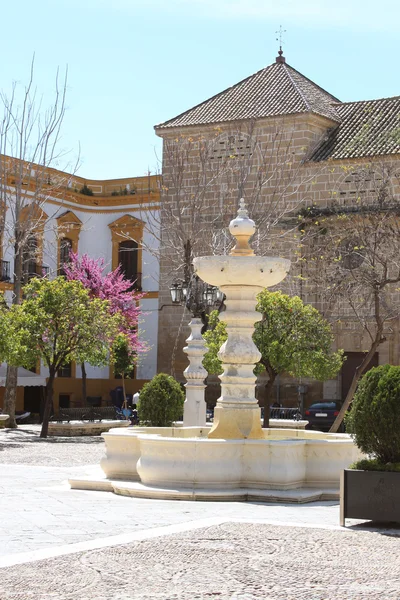 Primavera in Plaza Mayor de Osuna, Spagna — Foto Stock