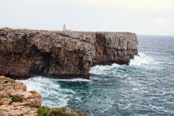 Rotsachtige algarve, portugal kust — Stockfoto