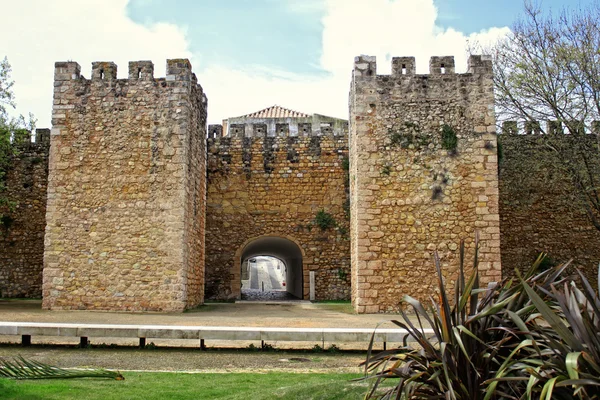 Gewölbte Einfahrt in Lagos, Algarve, Portugal — Stockfoto