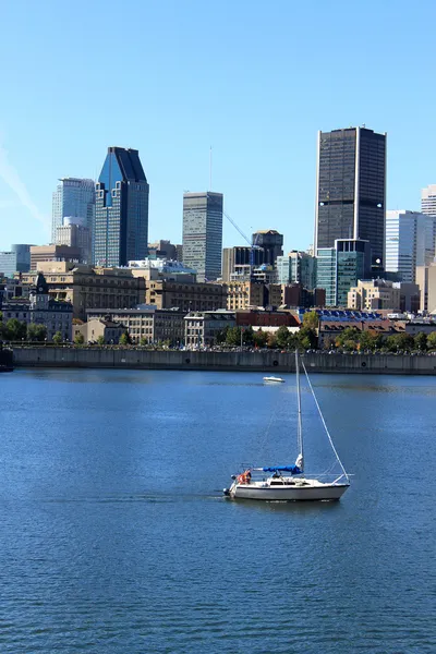 划船市中心蒙特利尔、 魁北克、 加拿大 — 图库照片