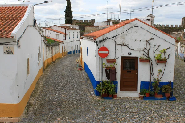 Estrecha calles adoquinadas Vila Vicosa —  Fotos de Stock