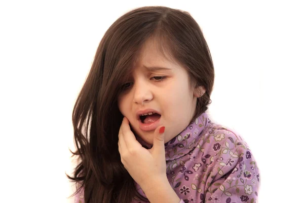 Mädchen mit Zahnschmerzen — Stockfoto