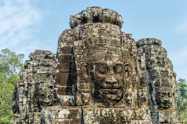戎寺庙园林环境的脸。ankor 扫管笏。柬埔寨. — 图库照片