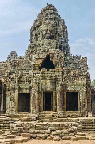 Лица Байонских тамплиеров. Анкор Ват. Камбоджа . — стоковое фото