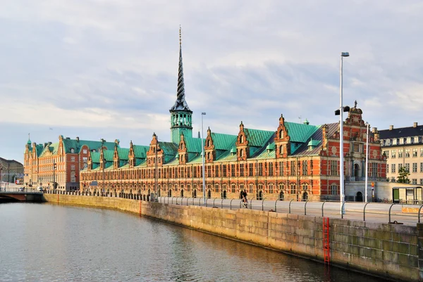 Kodaň. stará budova burzy — Stock fotografie