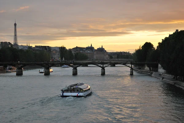 Paris at sunset — Stock Photo, Image