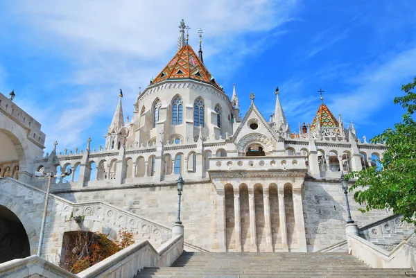 Budapest. Bastione del Pescatore e chiesa di San Mattia — Foto Stock